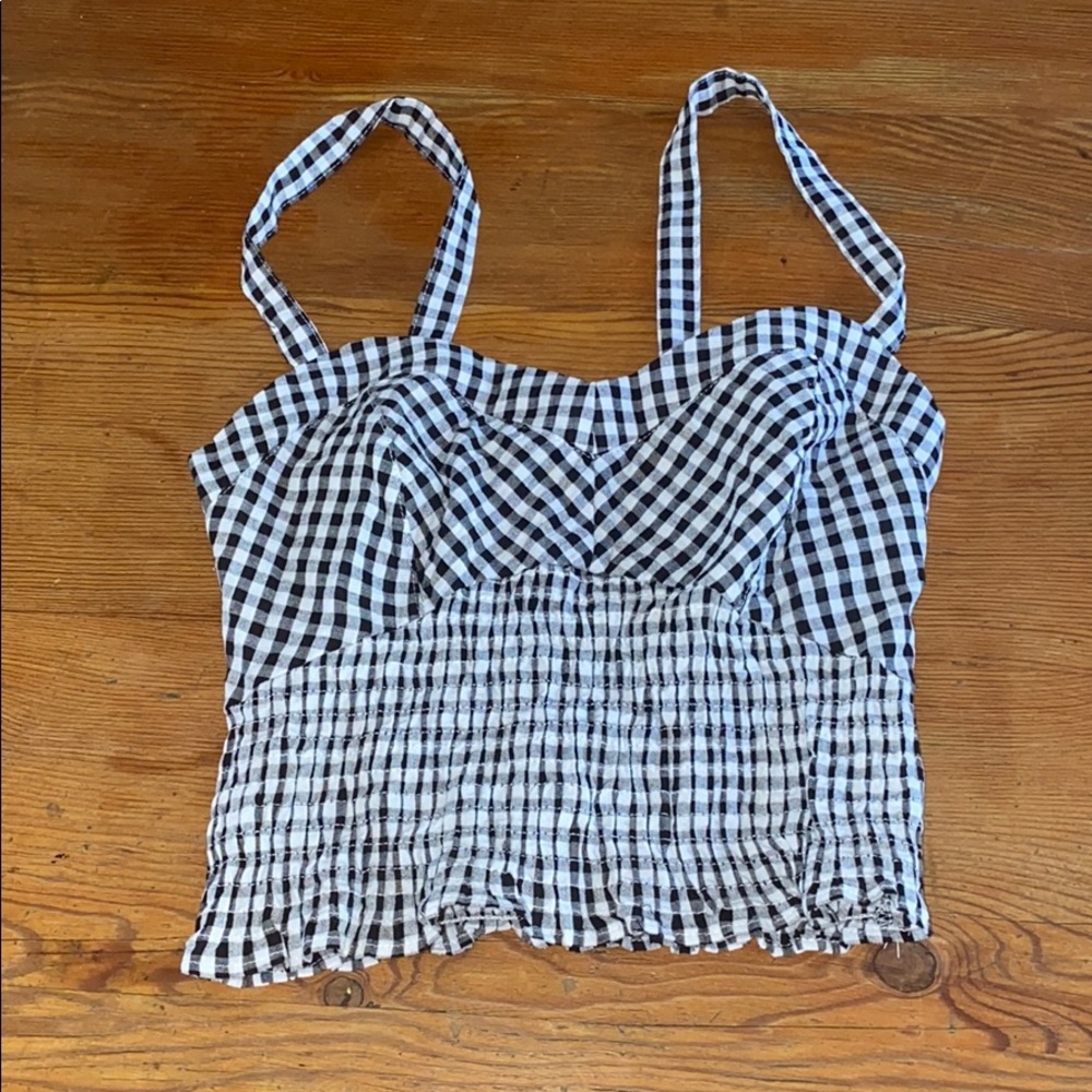 Cute crop top!